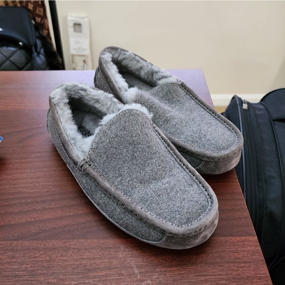UGG - Picture 11 of 11